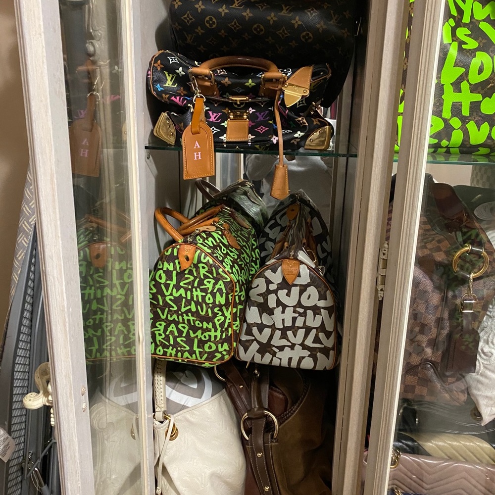 I’ll be posting shortly my Poshers!!! - Picture 5 of 5